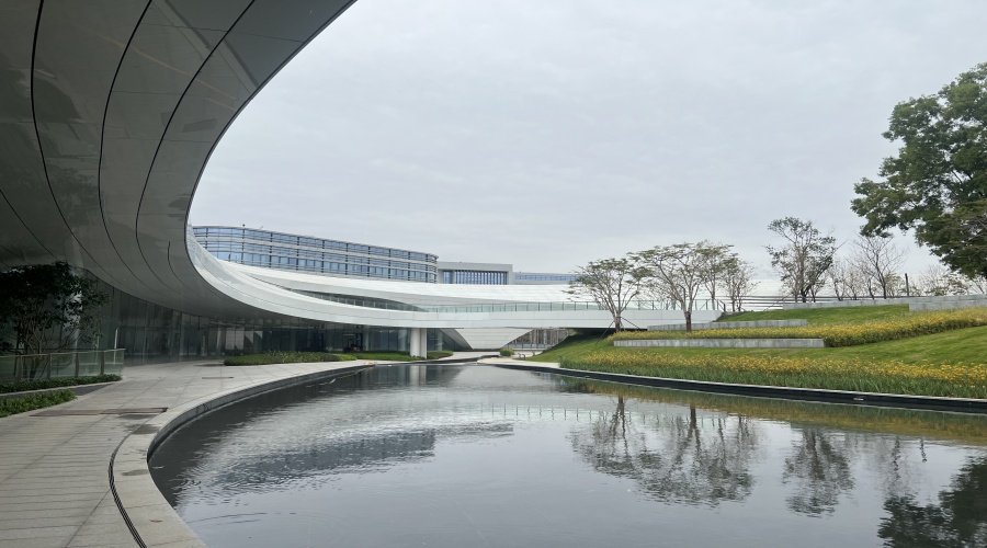 東莞大灣區(qū)大學(xué)GRC幕墻板工程